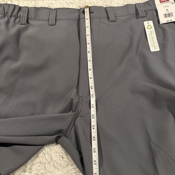 Wrangler Outdoor Mens NWT Field Utility Relaxed fit Shorts 48 gray elastic waist - Picture 6 of 10